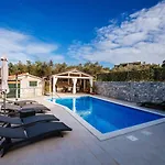 Holiday Ilovica - *