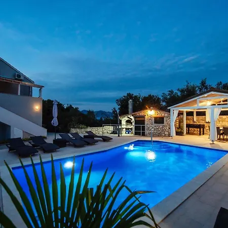 Holiday Ilovica - Mali Iž