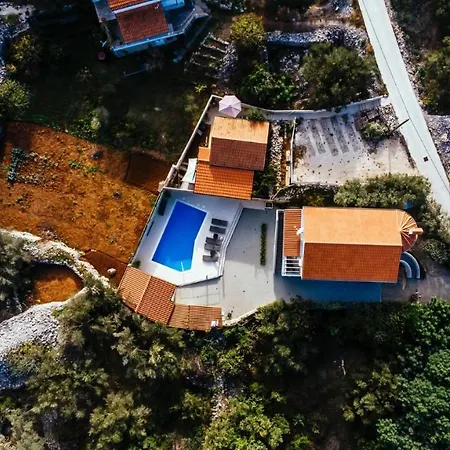Holiday Ilovica - *
