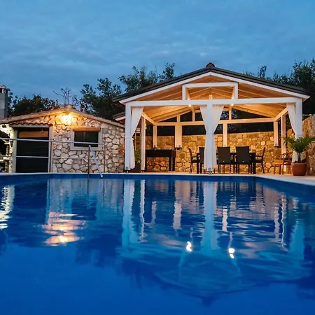 Feriehus Holiday Ilovica - *