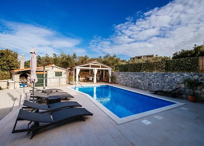 Holiday Ilovica - *