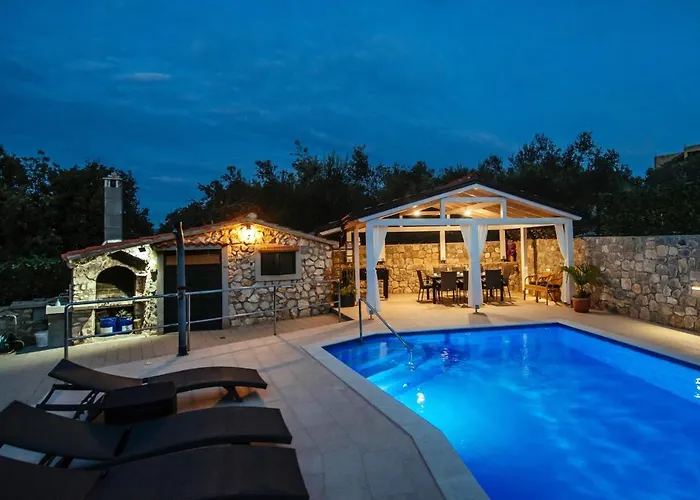 Holiday Ilovica - * Mali Iž